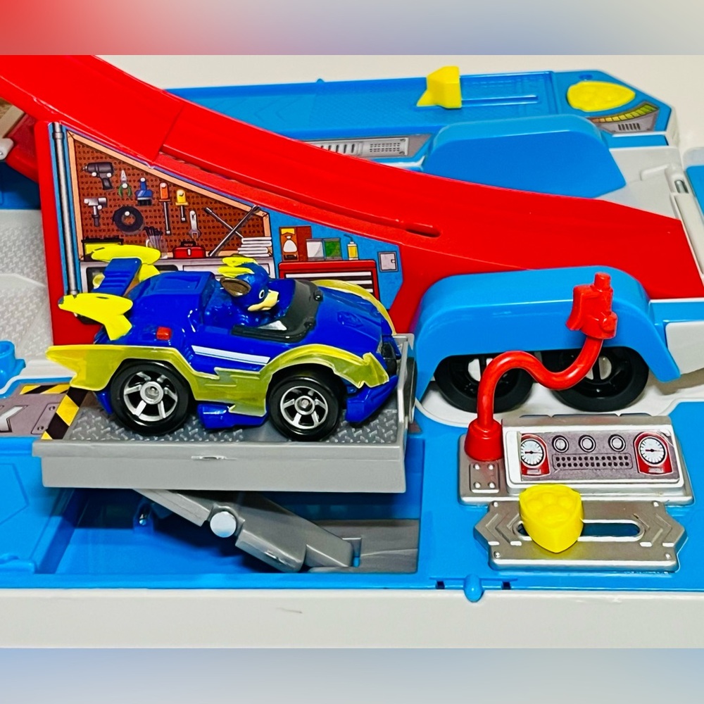 PAW Patrol True Metal Playsets, 13 Die-Cast Cars, 5 Racers, 11 Figures - Picture 5 of 13